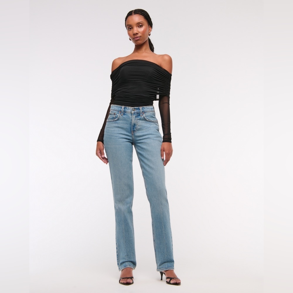 Abercrombie Curve Love Mid Rise 90s Straight Jean